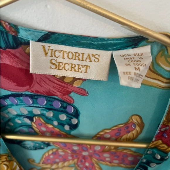 Vintage Victorias secret silk button down cover up/ chemise size medium silk - Picture 3 of 6